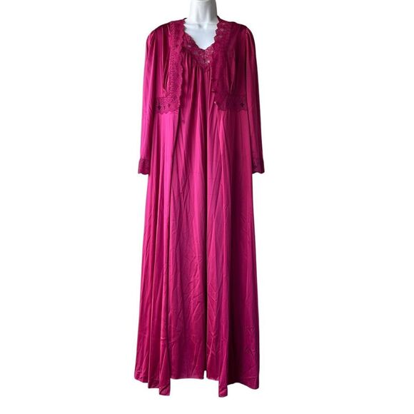 VINTAGE 80s VANITY FAIR Peignoir Set Nightgown & Robe Size Medium Magenta Nylon - Picture 1 of 6